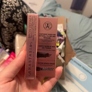 Anastasia Brow Definer